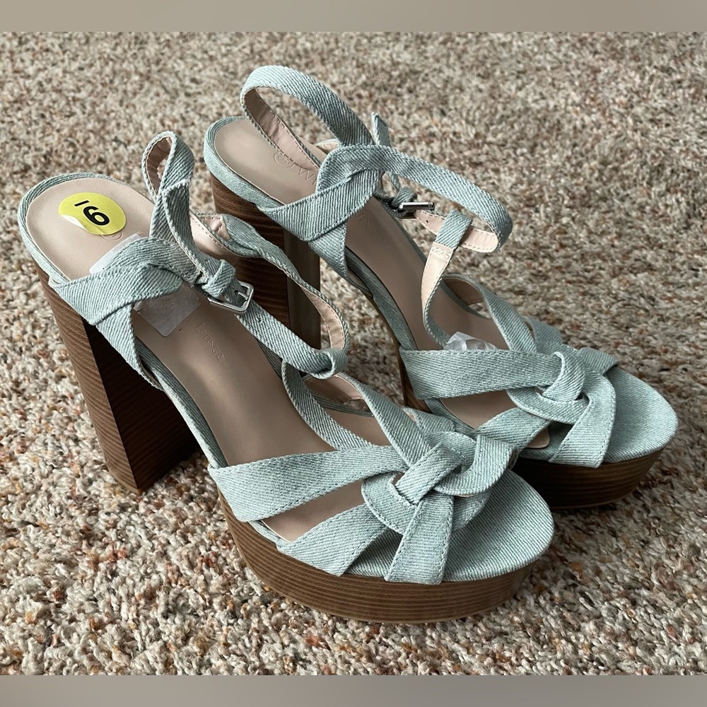Women’s Wild Diva Lounge Chunky Block Platform Heel Sandals Size 9